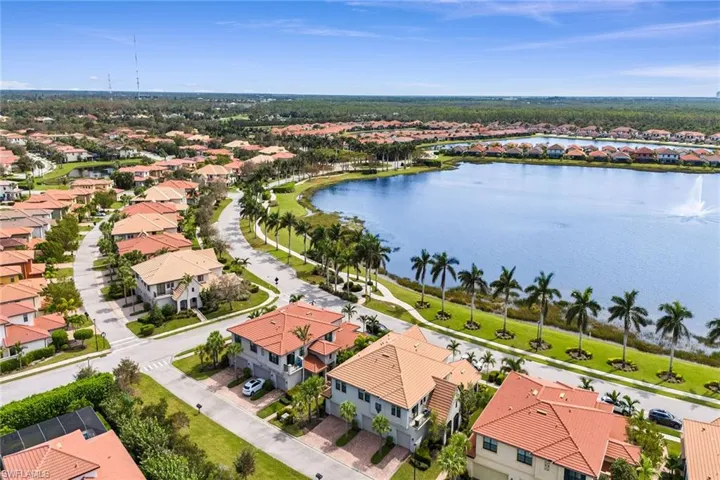 1431  Santiago  CIR, Naples, FL 34113