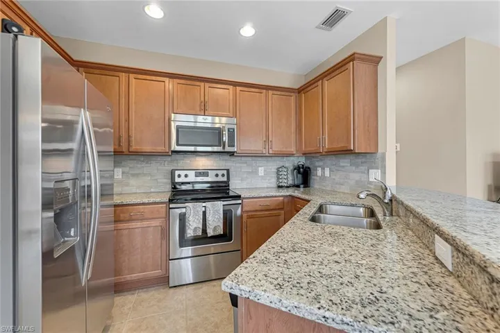 1431  Santiago  CIR, Naples, FL 34113
