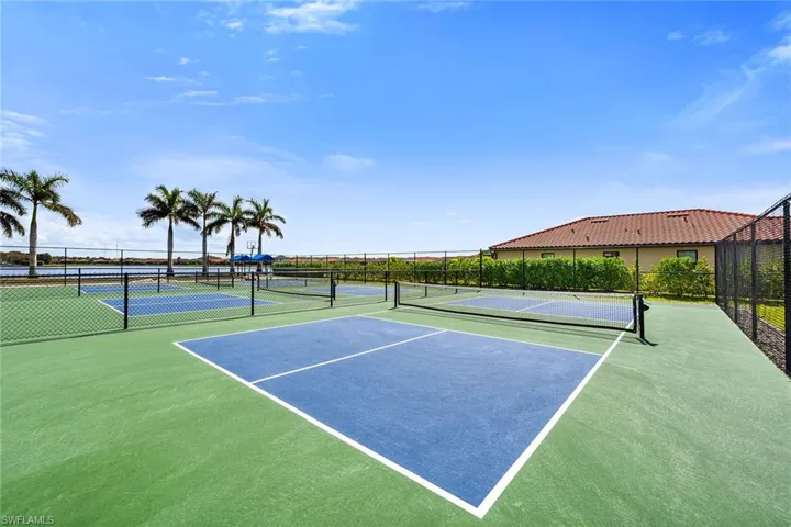 1431  Santiago  CIR, Naples, FL 34113