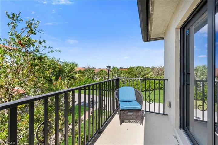 1431  Santiago  CIR, Naples, FL 34113