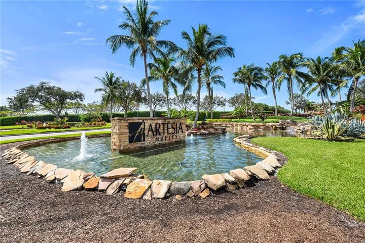1431  Santiago  CIR, Naples, FL 34113