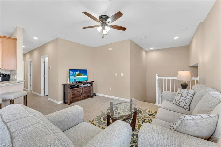 1431  Santiago  CIR, Naples, FL 34113