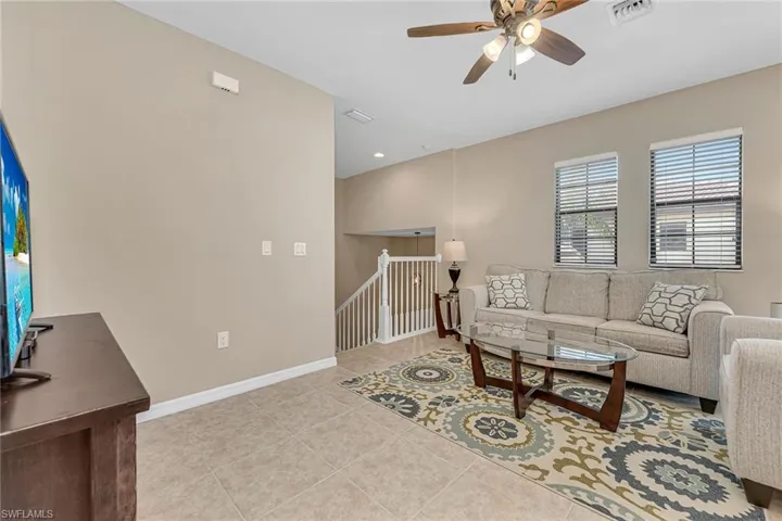 1431  Santiago  CIR, Naples, FL 34113