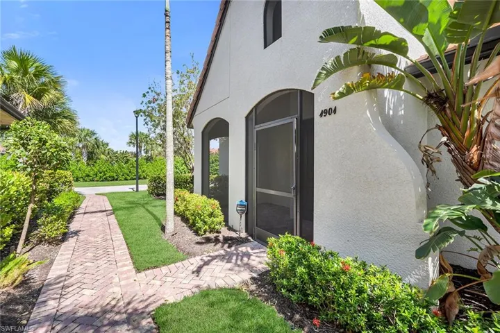 1431  Santiago  CIR, Naples, FL 34113