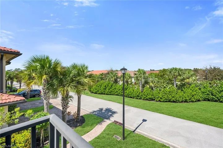 1431  Santiago  CIR, Naples, FL 34113