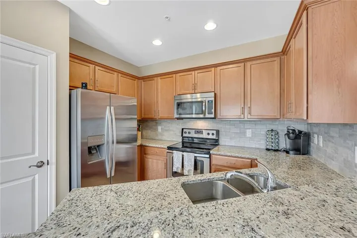 1431  Santiago  CIR, Naples, FL 34113