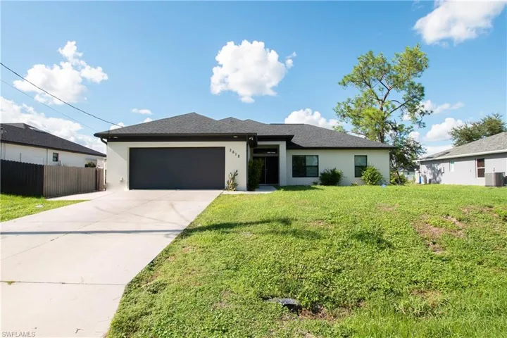 2618 Helen Cir, Lehigh Acres, Florida 33971