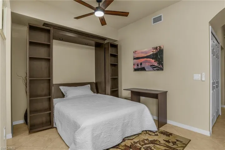 Queen-Size bed for guests