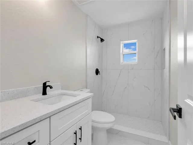 362/364  Petite  AVE, Lehigh Acres, FL 33974