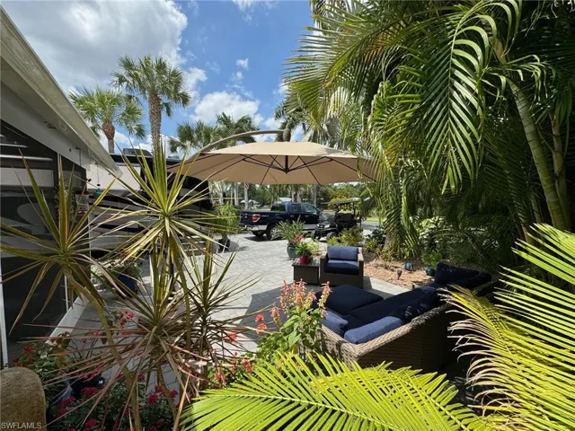 View of patio / terrace with outdoor lounge area