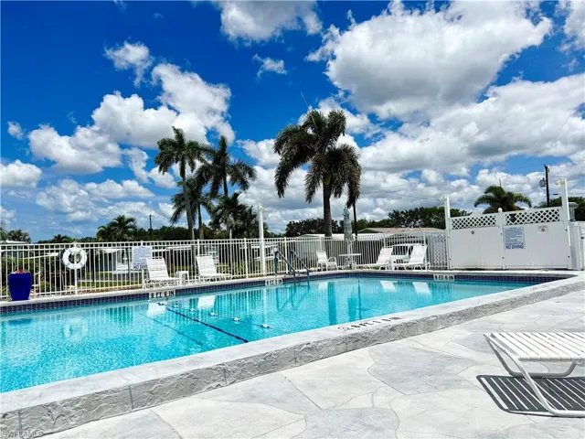 133 Redwood Ln, Naples, Florida 34114