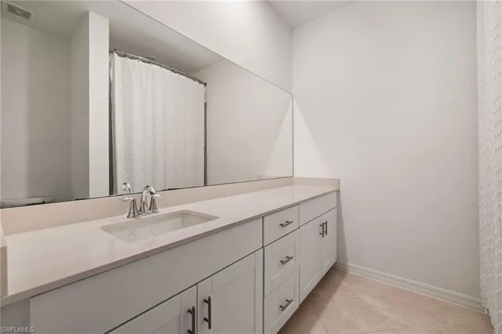 2934 Citrus St, Naples, Florida. Esperanza Bustamante, Listing Agent.