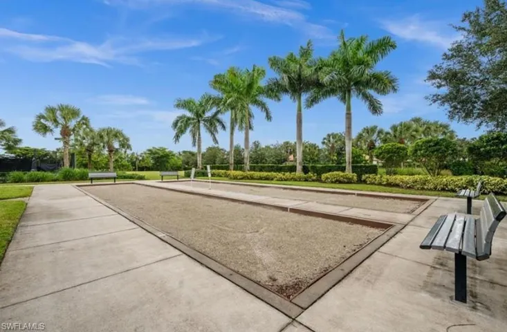 2934 Citrus St, Naples, Florida. Esperanza Bustamante, Listing Agent.