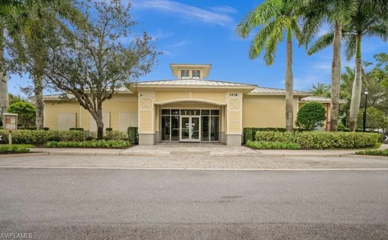 2934 Citrus St, Naples, Florida. Esperanza Bustamante, Listing Agent.