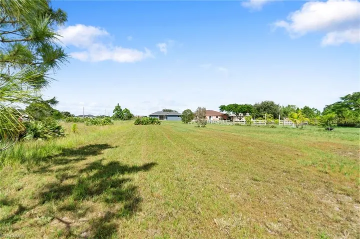 2424  43rd NE AVE, Naples, FL 34120