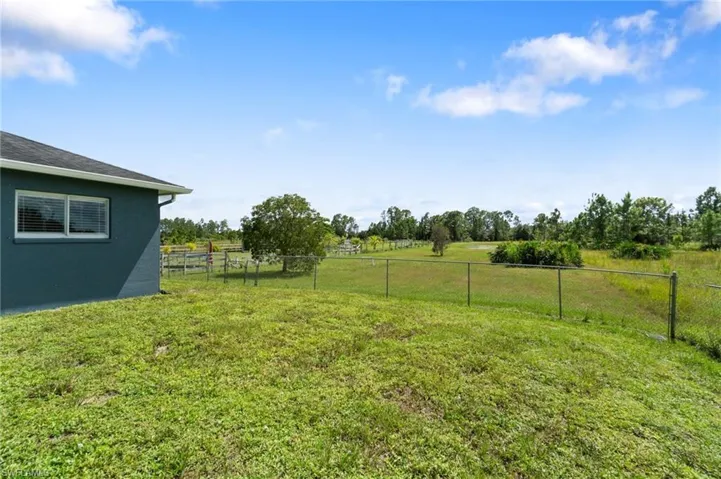 2424  43rd NE AVE, Naples, FL 34120