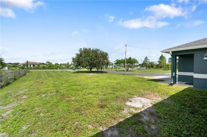 2424  43rd NE AVE, Naples, FL 34120