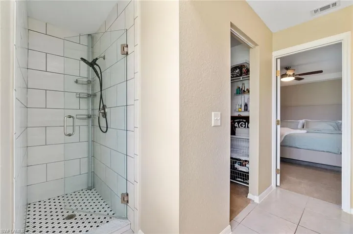 2424  43rd NE AVE, Naples, FL 34120