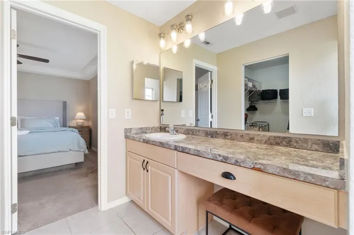 2424  43rd NE AVE, Naples, FL 34120