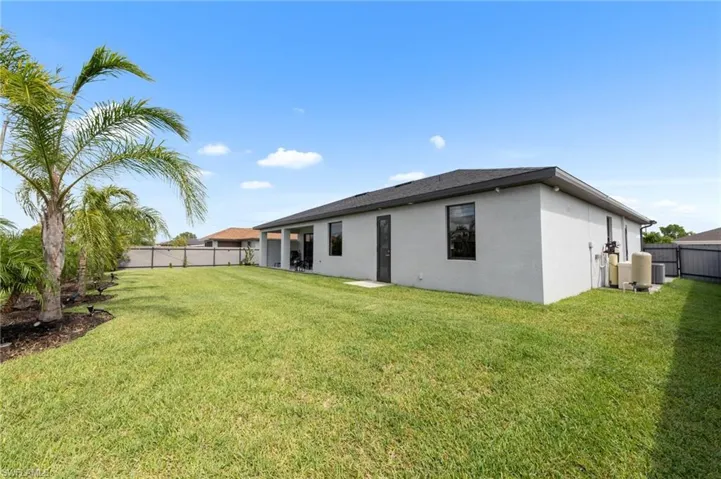 306 NE 9th  TER, Cape Coral, FL 33909