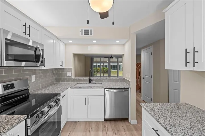 Sparkling Kitchen
