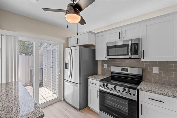 Beautiful kitchen and new appliances
