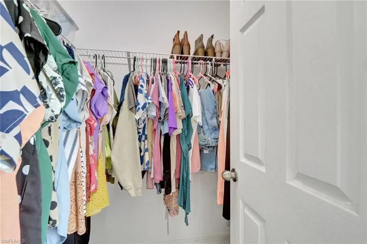 Walk in closet 2