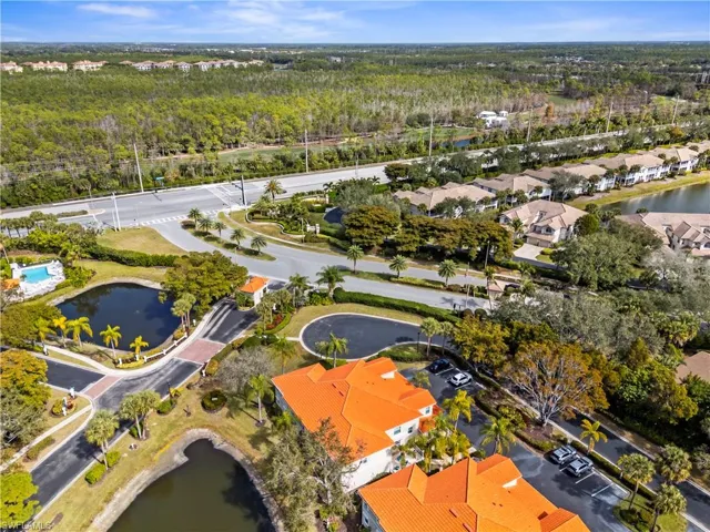 2655  Magnolia Park  LN, Naples, FL 34109