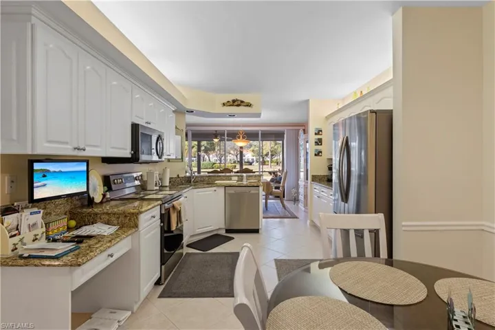 2655  Magnolia Park  LN, Naples, FL 34109