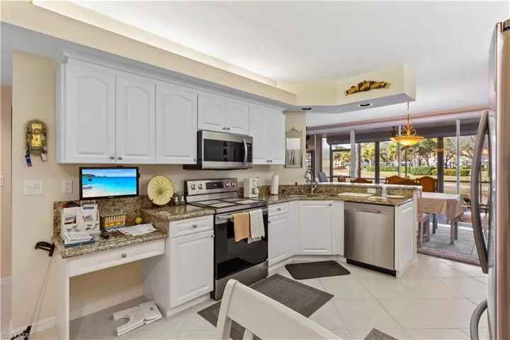 2655  Magnolia Park  LN, Naples, FL 34109