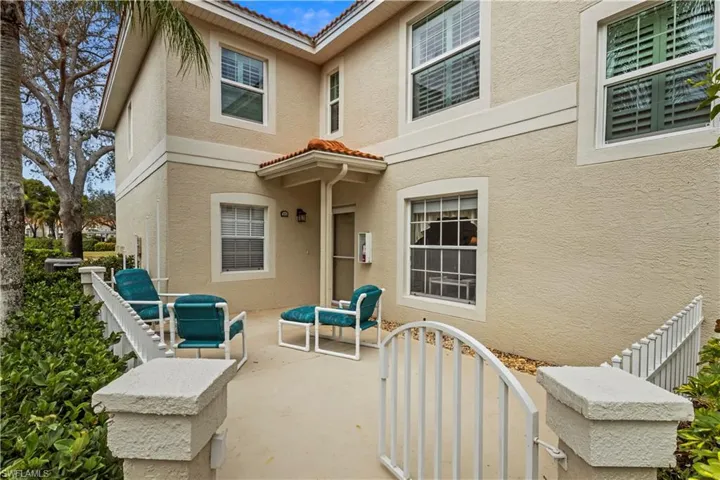 2655  Magnolia Park  LN, Naples, FL 34109