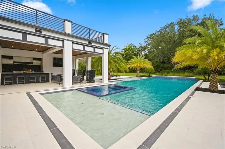 540 Ridge Dr, Naples, Florida 34109