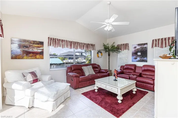 additional angle shows the elbow room.