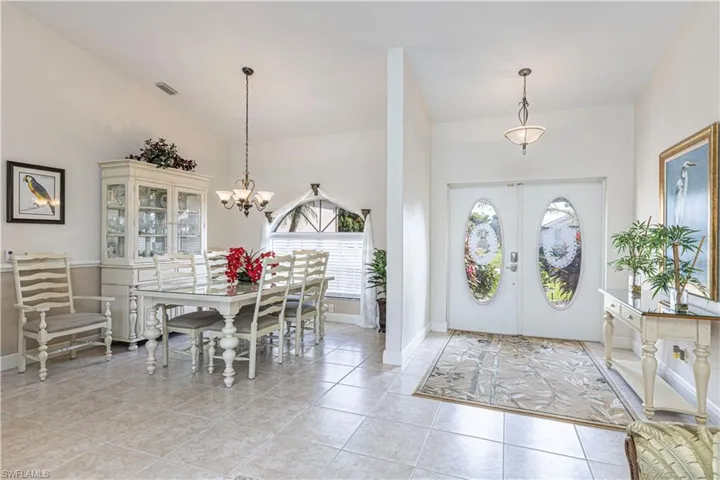 lWelcome home! This large open entryway welcomes you as you enter the great room.
