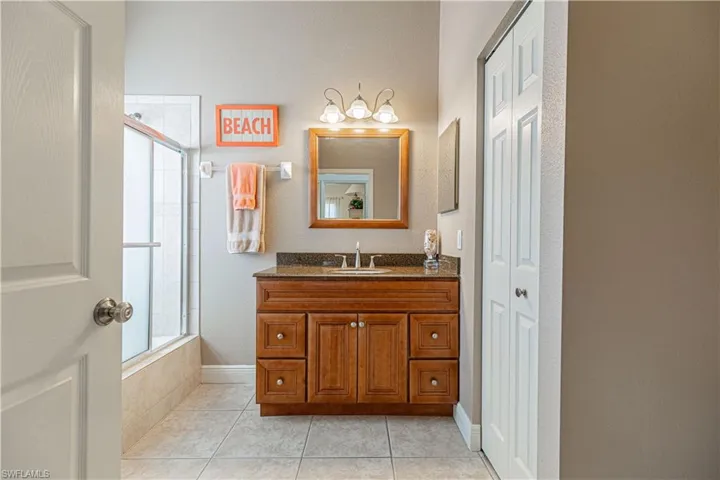 additional view of main bath, Mr and Mrs clean live here