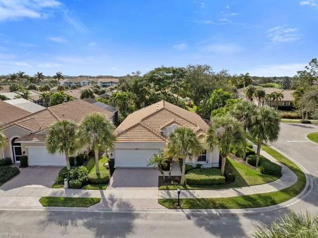 284  Glen Eagle  CIR, Naples, FL 34104