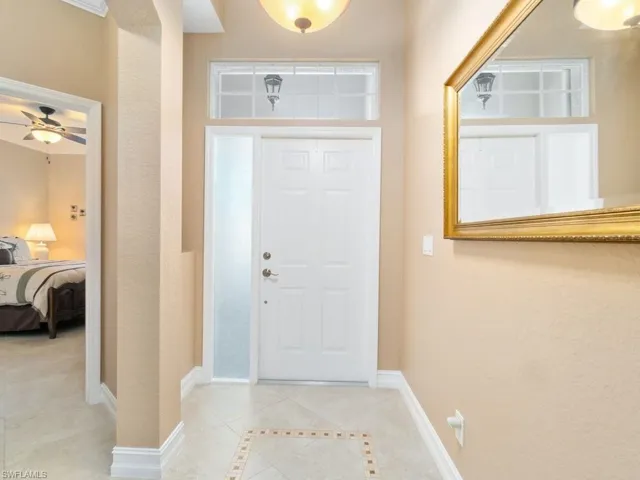 284  Glen Eagle  CIR, Naples, FL 34104