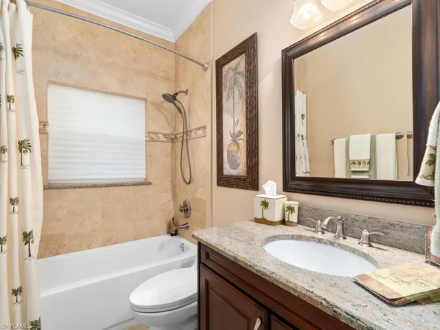 284  Glen Eagle  CIR, Naples, FL 34104