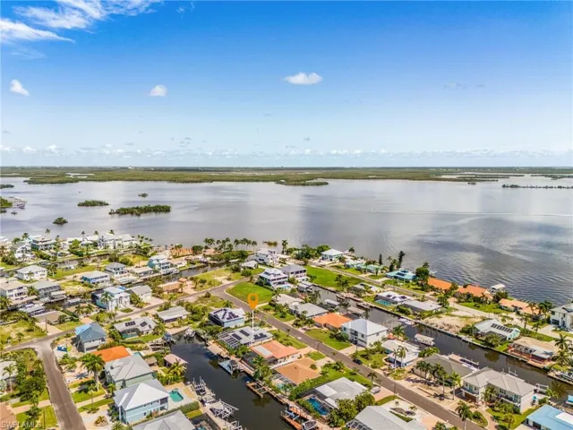 8 Palmview Blvd, Fort Myers Beach, Florida 33931