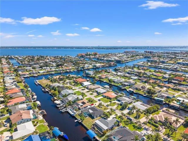 A short Boat Ride to the Caloosahatchee River