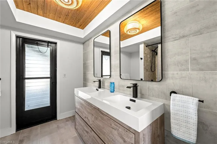 Main Bathroom also opens to the Pool