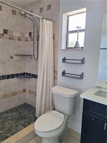 Bathroom in Bedroom 1