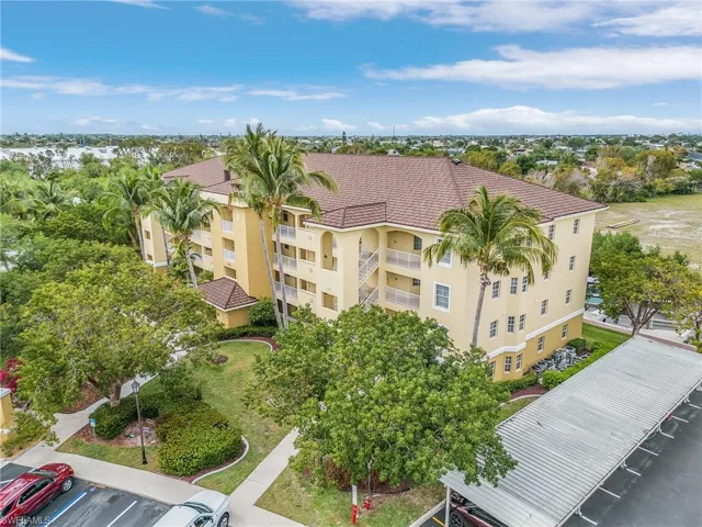 1781  Four Mile Cove  PKWY, Cape Coral, FL 33990