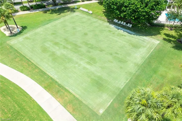 7000  Pinnacle  LN, Naples, FL 34110