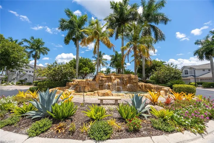 7000  Pinnacle  LN, Naples, FL 34110