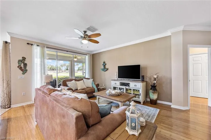 7000  Pinnacle  LN, Naples, FL 34110