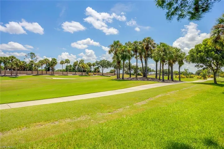 7000  Pinnacle  LN, Naples, FL 34110