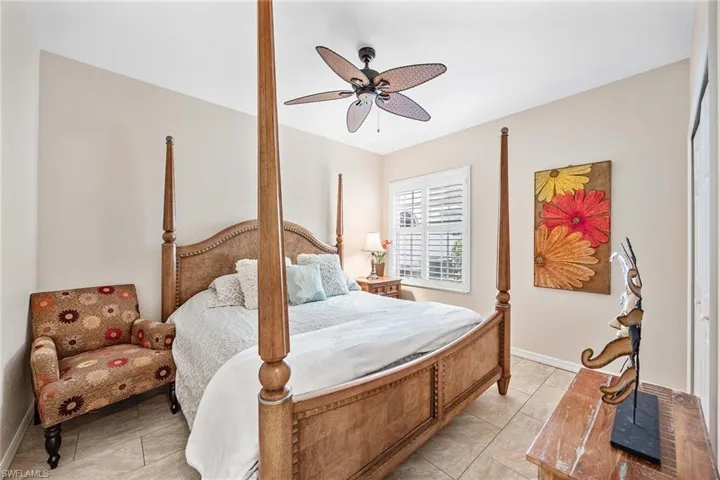 7000  Pinnacle  LN, Naples, FL 34110