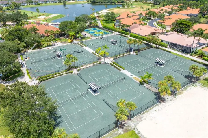 7000  Pinnacle  LN, Naples, FL 34110