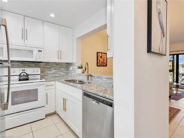 801 River Point Dr 203a, Naples, Florida 34102